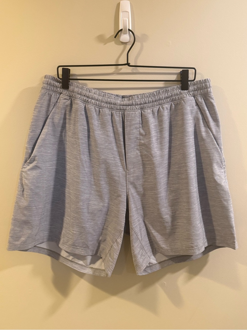 lululemon athletica Men's Light Gray Athletic Shorts